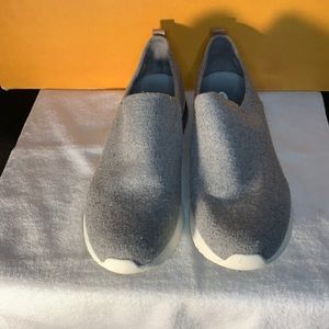 Dr scholl’s gray shoe